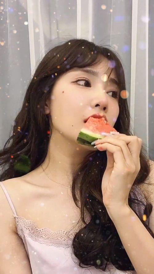 娱乐吃瓜酱国外乱说话,揭秘国外乱说话背后的真相